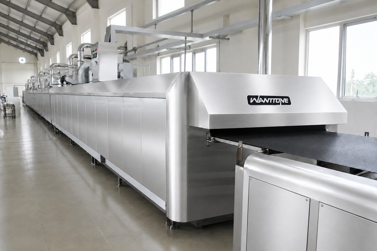 Electric tunnel oven equipment for continuous biscuit baking